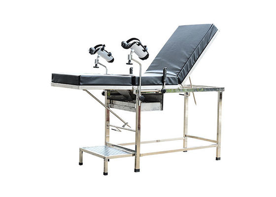 フィートの腰掛けが付いているステンレス鋼のGynecologyの検査のベッド