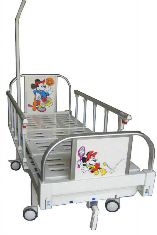 幼児区のベッド、アルミ合金の側面柵が付いている子供の医学のベッド