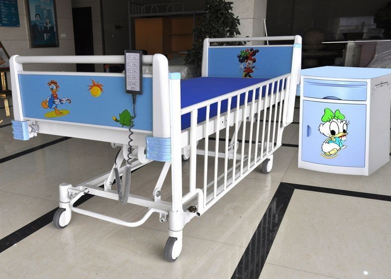 多機能電気病院の 4 つのモーターを搭載する小児科の病院用ベッド