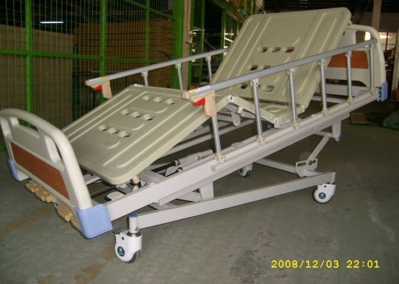 多機能大人のための 4 つのクランクが付いている手動病院用ベッド
